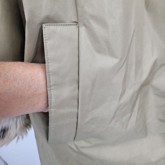 Vintage 70's Reversible Vegan Faux Fur Raincoat M Snow Leopard Animal Pockets - Picture 10 of 16